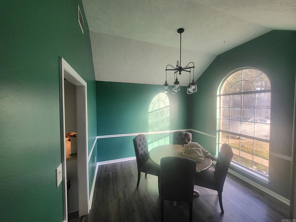 2nd image of 19 Timber Ln