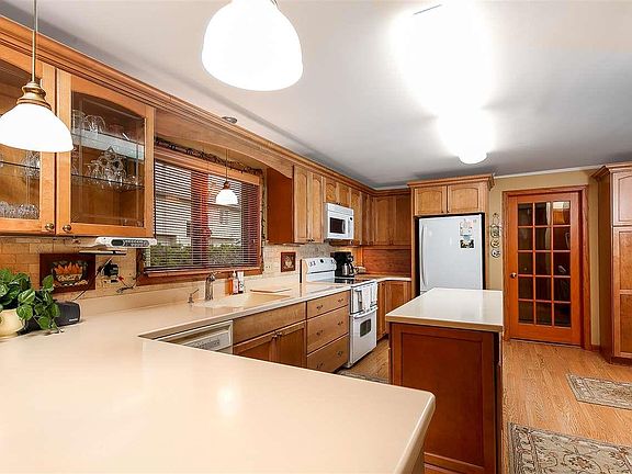 4th image of 501 Birchwood Ave