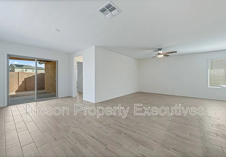 10657 S Astraia Dr — Photo 7