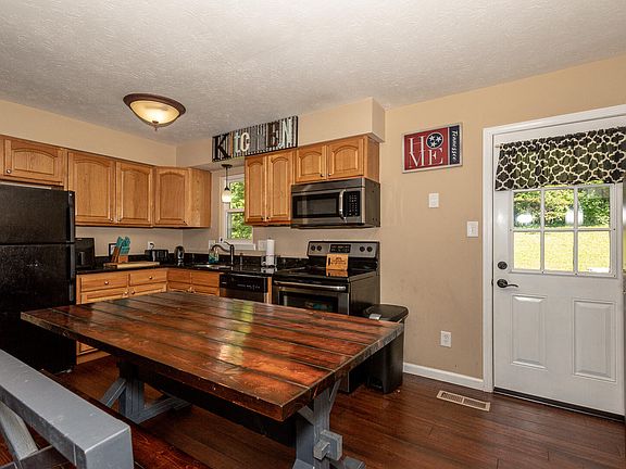 4th image of 6640 Bay Circle Dr