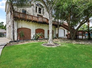 4402 5th St, Bacliff, TX 77518