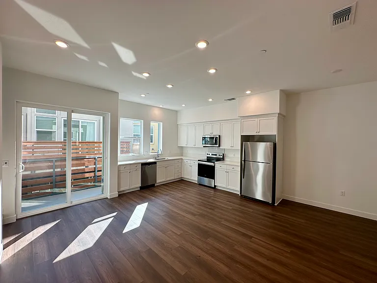 597 Somi Ct — Photo 9