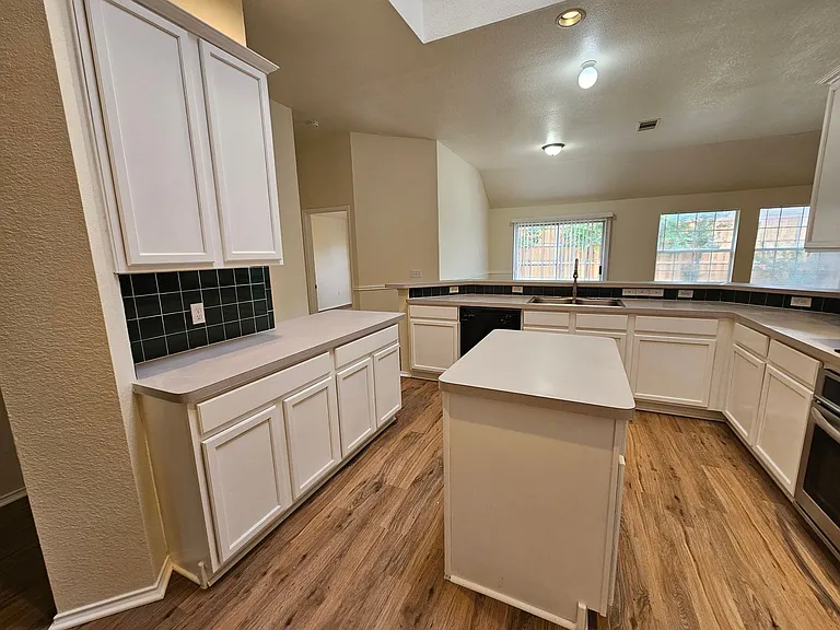 4320 Palmdale Dr — Photo 24