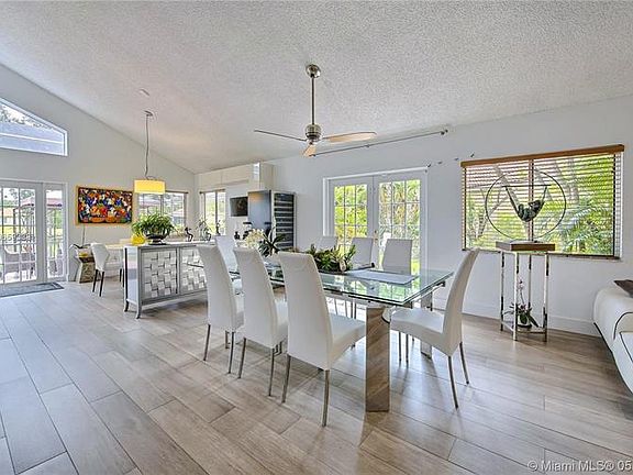 3rd image of 1720 Harbour Side Dr