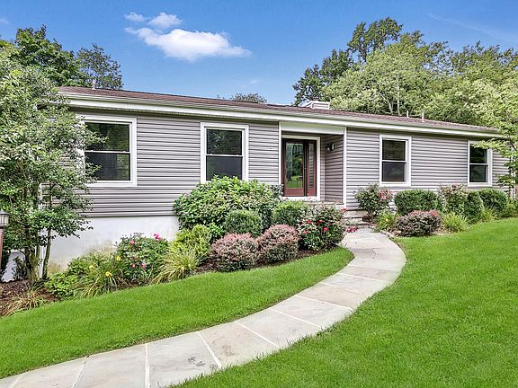 4th image of 100 Deerfield Ln N