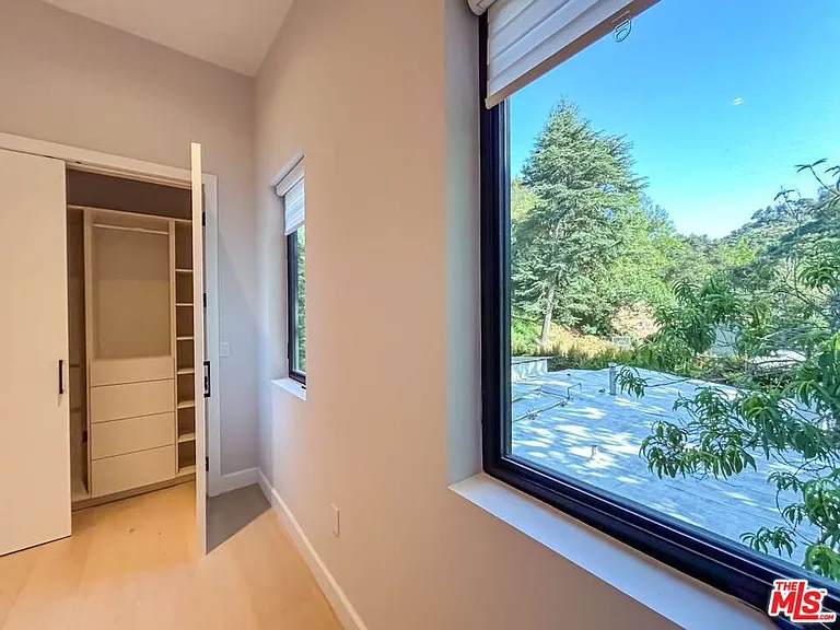 1734 N Beverly Glen Blvd — Photo 37