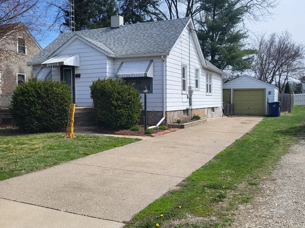 1556 Crosat St, La Salle, IL 61301
