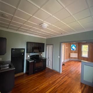 3rd image of 36 Reed St Floor 1