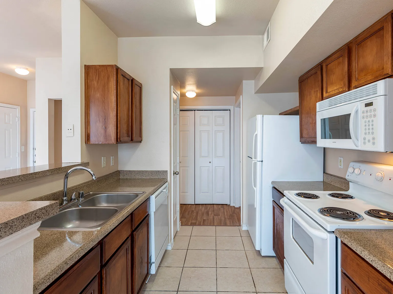 Nolen Grand Apartments — Photo 3