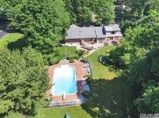 4 Ridgeview Ln, Huntington, NY 11743