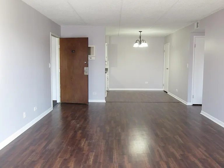 5S070 Pebblewood Ln #F6 — Photo 2