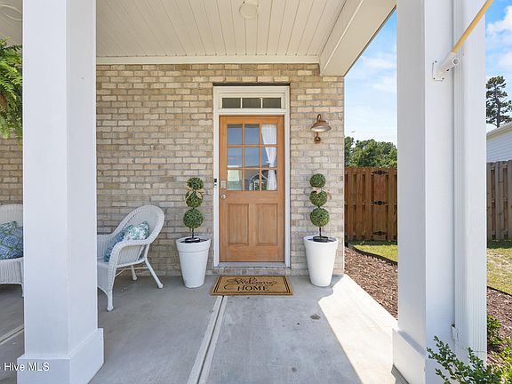 3rd image of 504 Airlie Vista Lane