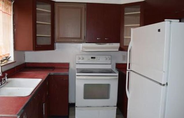 2nd image of 18447 Wexford St