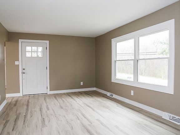 4th image of 5220 Cody Rd