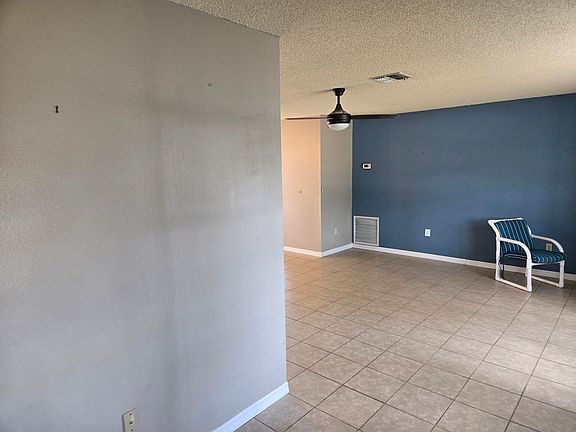 4th image of 813 Goldcoast Dr