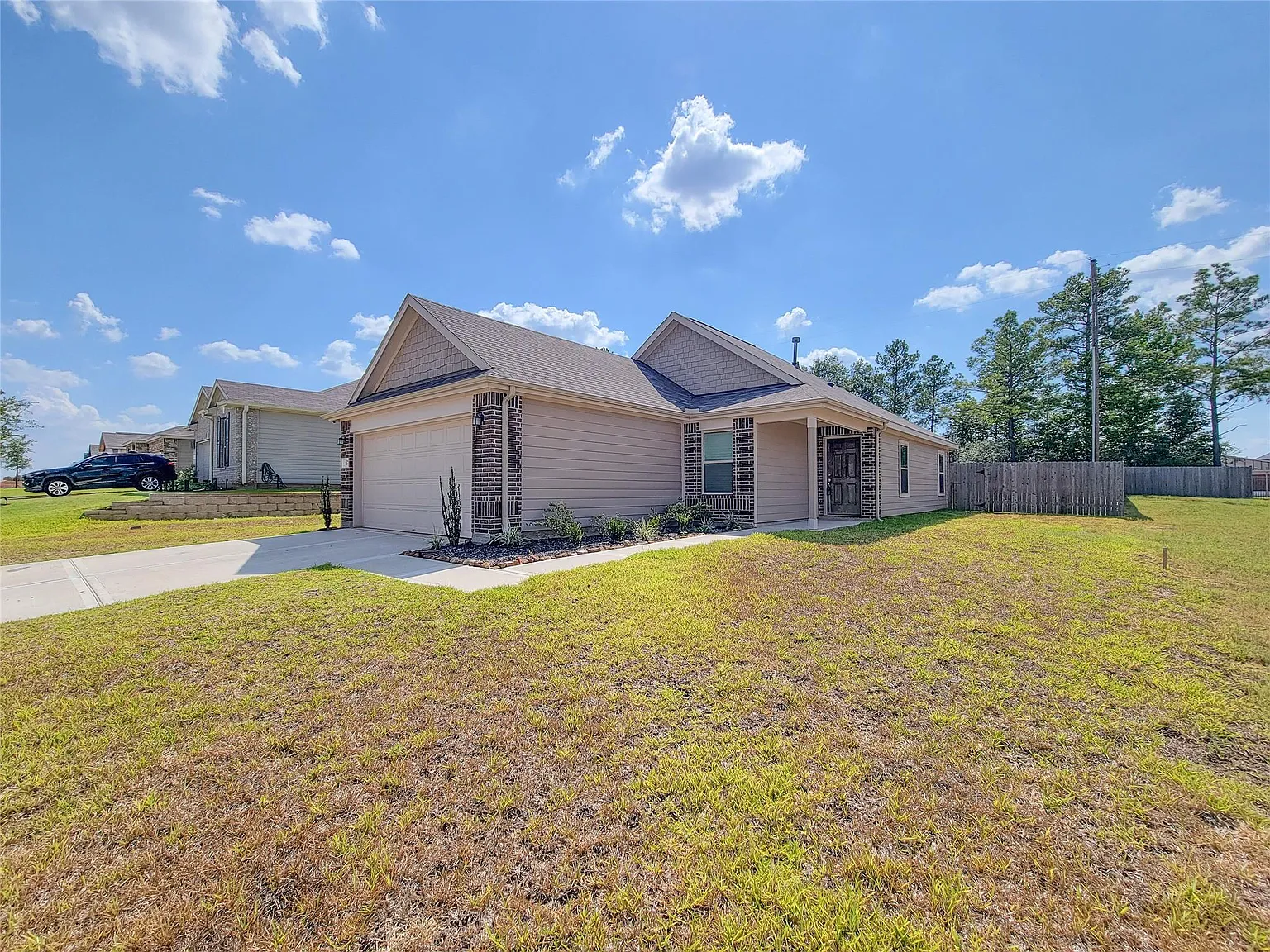 3 bed, 2.0 bath, 1196 sqft, $1,795 — Photo 4