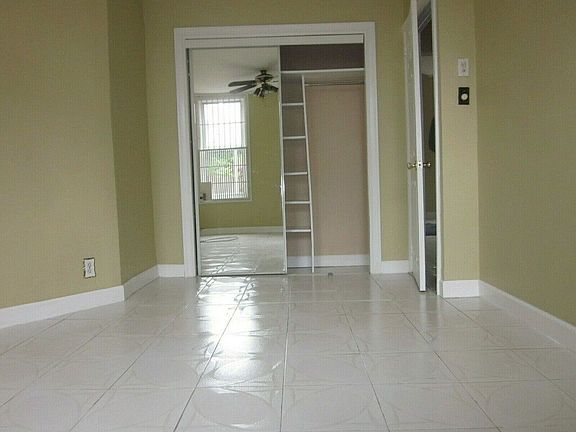 3rd image of 20 Scholes St #Af