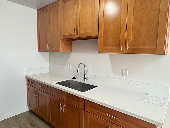 3rd image of 523 E Hazel St #7