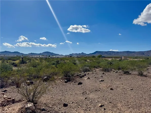 4191 N Dilkon Rd, Golden Valley, AZ 86413