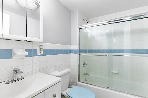 Rented by Five Stone NYC LLC | media 7