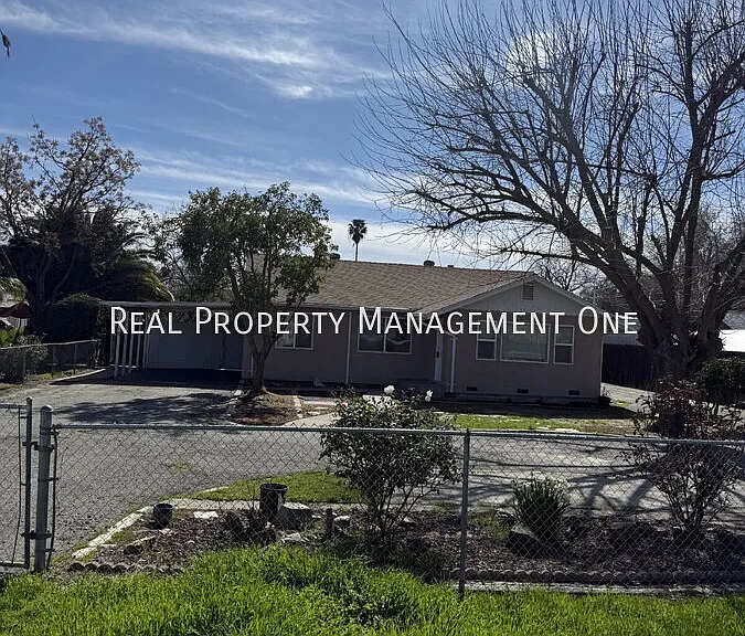 161 Sunrise Dr — Photo 2