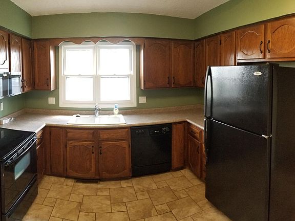 2nd image of 3709 Hillsdale Dr
