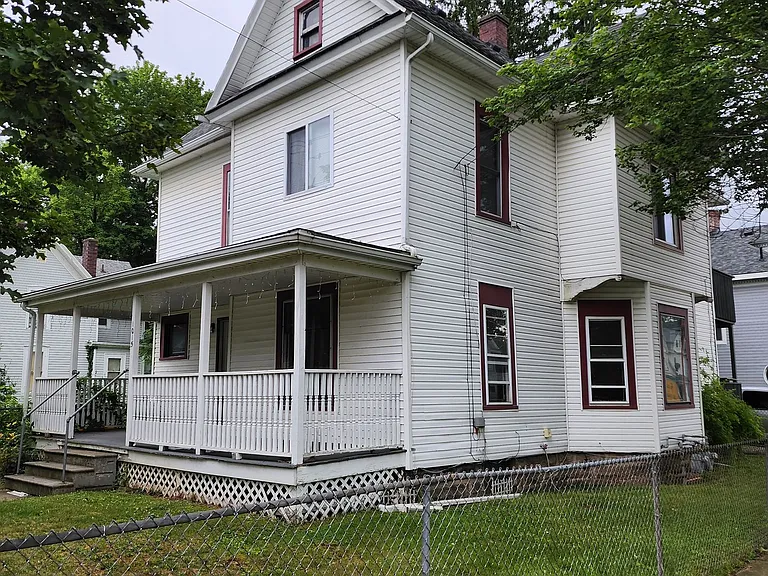 1015 Washington St — Photo 2