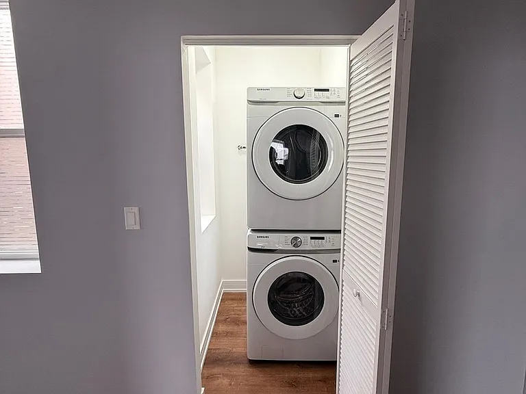 4907 W Walton St #2 — Photo 8