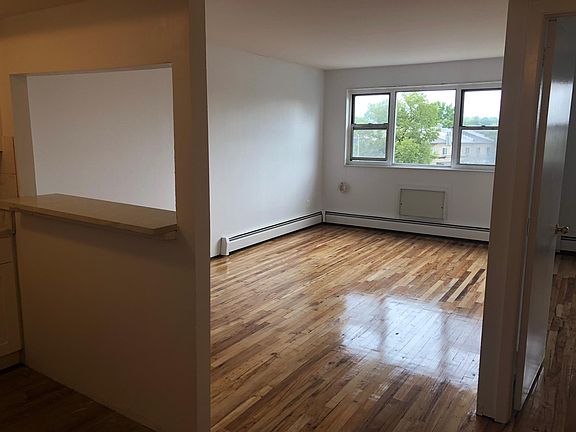 4th image of 2862 Bruckner Blvd Floor 1