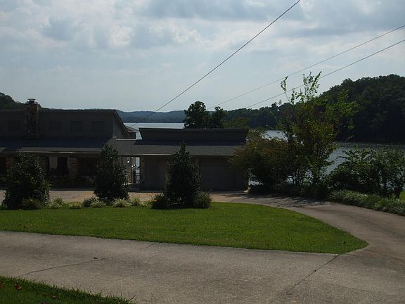 5th image of 8604 Berkley Ln