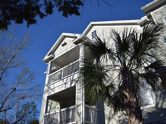 Top Floor private backside 