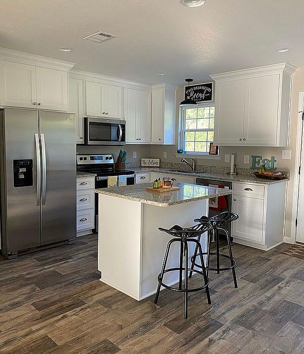 2nd image of 110 Southern Oaks