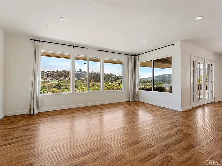 23932 Flores Ave — Photo 12