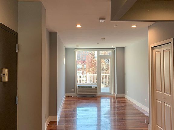 3rd image of 21-34 Broadway #2F