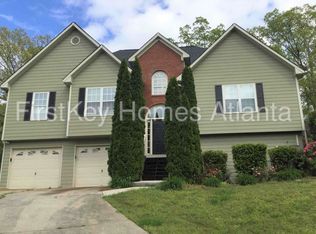 5334 Forest Dr, Loganville, GA