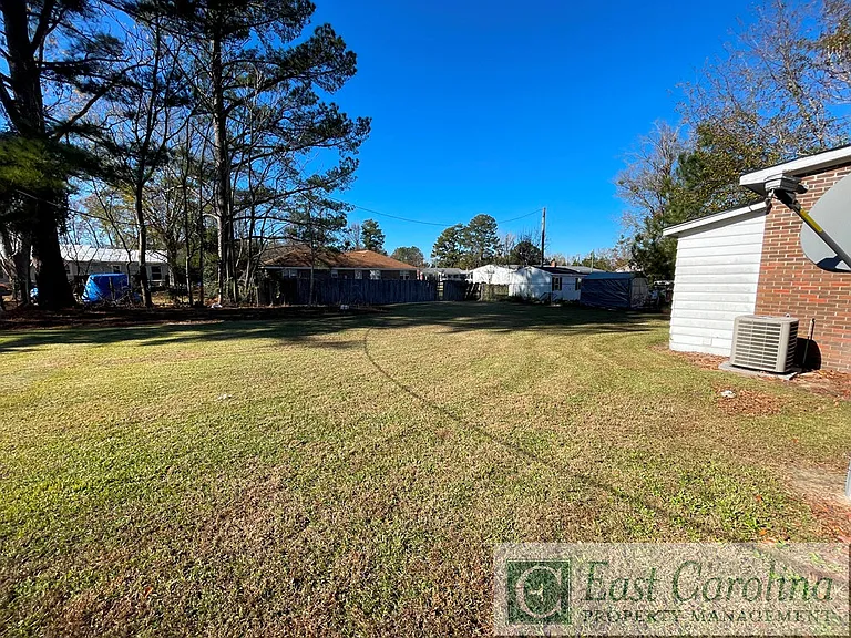 4148 Lee St #B — Photo 16