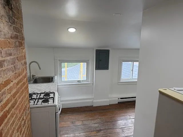 224 S Ann St #3 — Photo 4