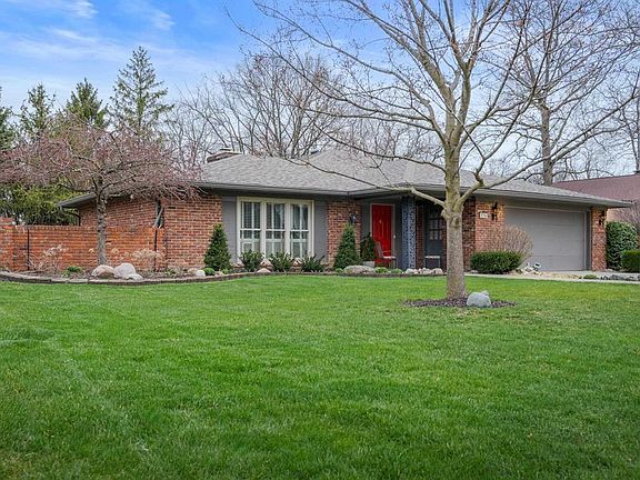 3rd image of 2704 W Twickingham Dr