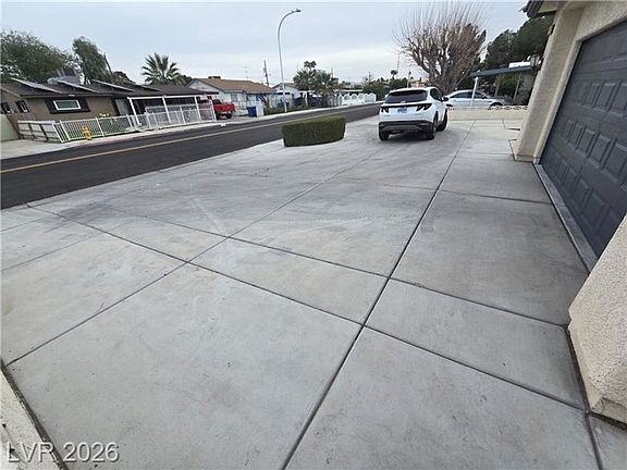 4th image of 2204 Van Patten Pl