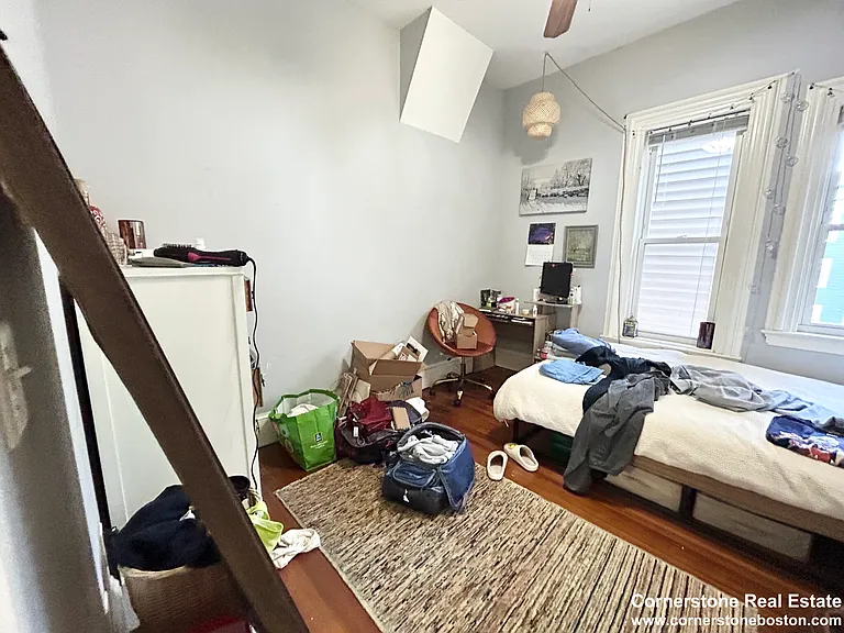 135 Hillside St #4 — Photo 5