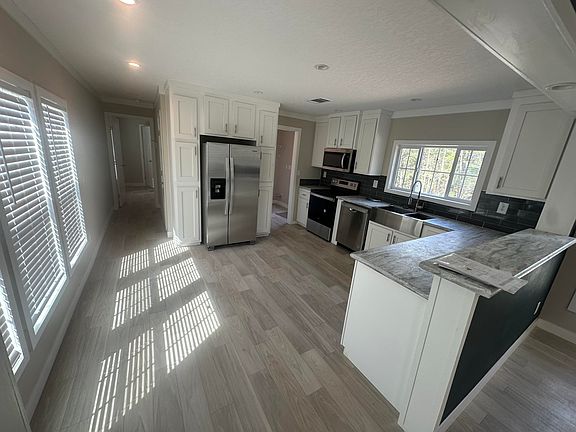 4th image of 416 Ponderosa Blvd