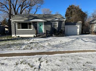 843 Arizona Ave SW, Huron, SD 57350