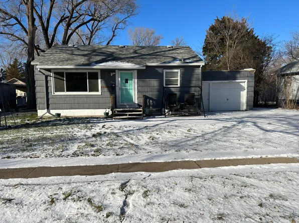 843 Arizona Ave SW, Huron, SD 57350