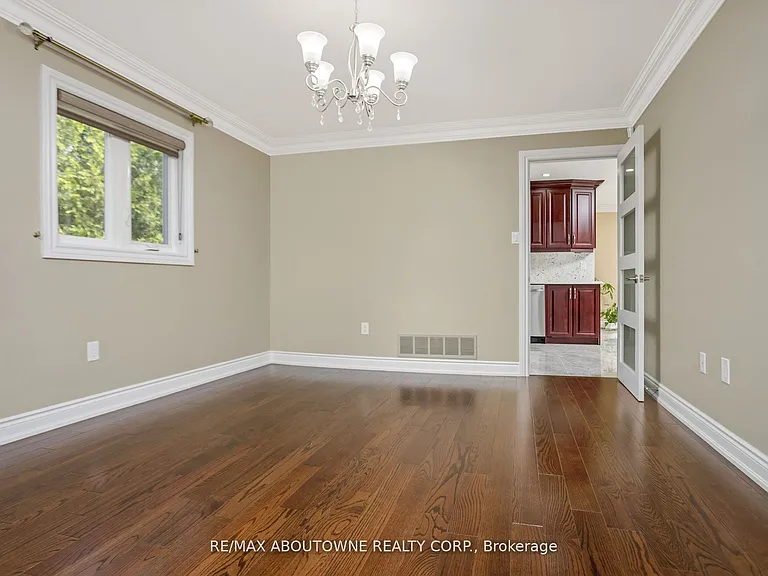 2235 Grenville Dr — Photo 12