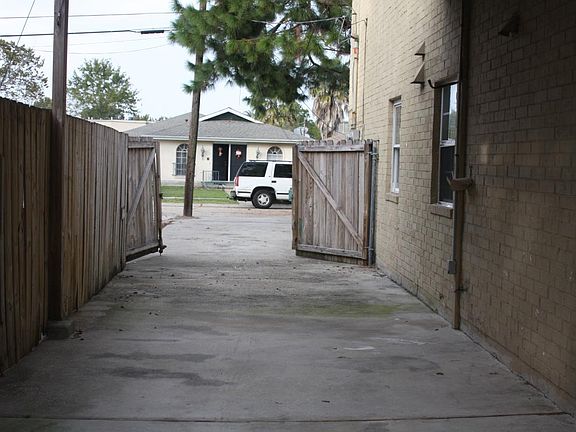 5th image of 3722 Alton St
