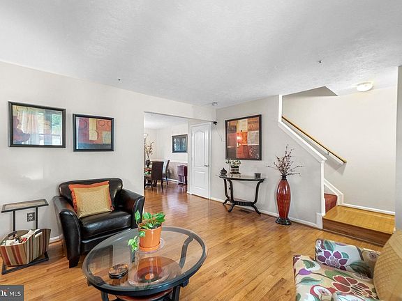 5th image of 2817 Crestwick Pl