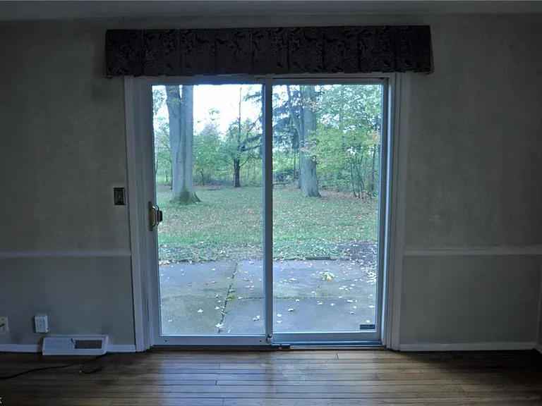 340 Plymouth Dr — Photo 10