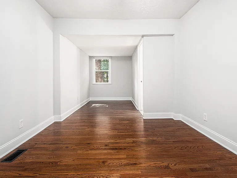 1686 Derrill Dr — Photo 12