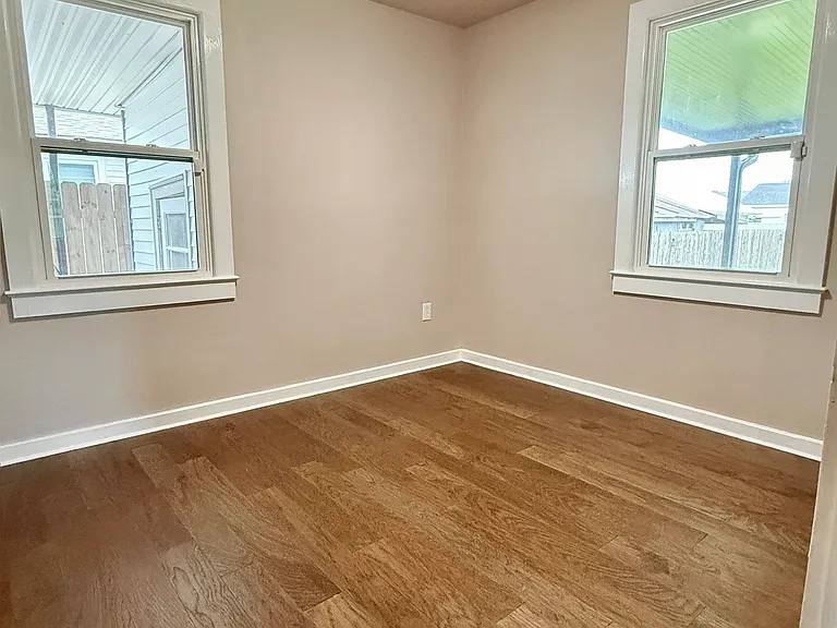 820 Thirba St — Photo 14