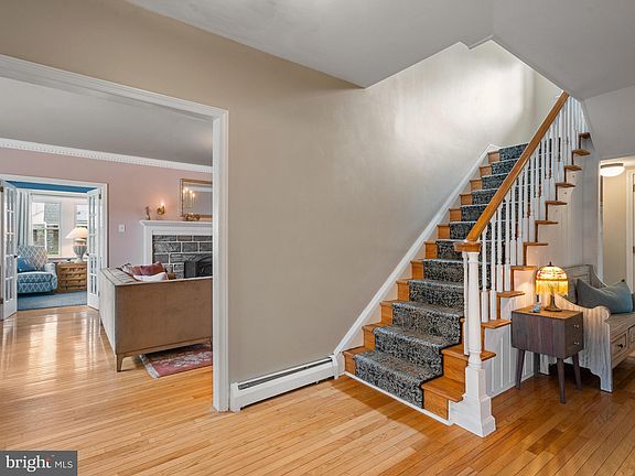 5th image of 848 Turner Ave